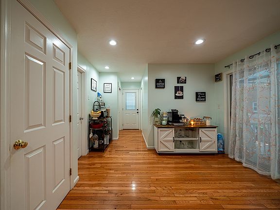 5th image of 8 Spinney Path Unit 8