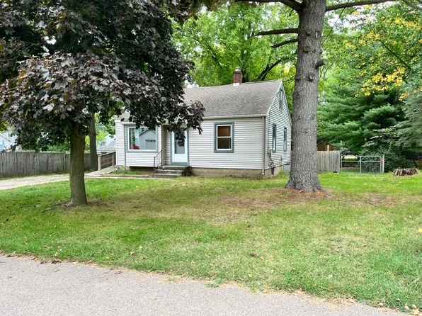 411 Water St, Paw Paw, MI 49079