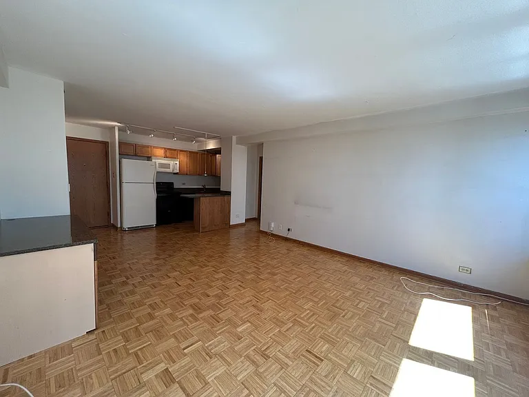 4180 Marine Terrace Apartments — Photo 107