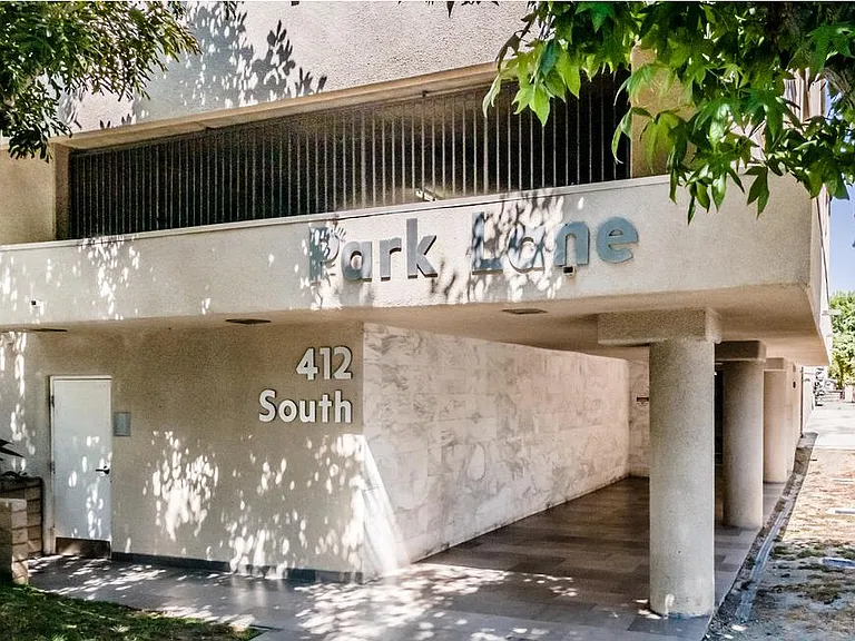 Parklane — Photo 12