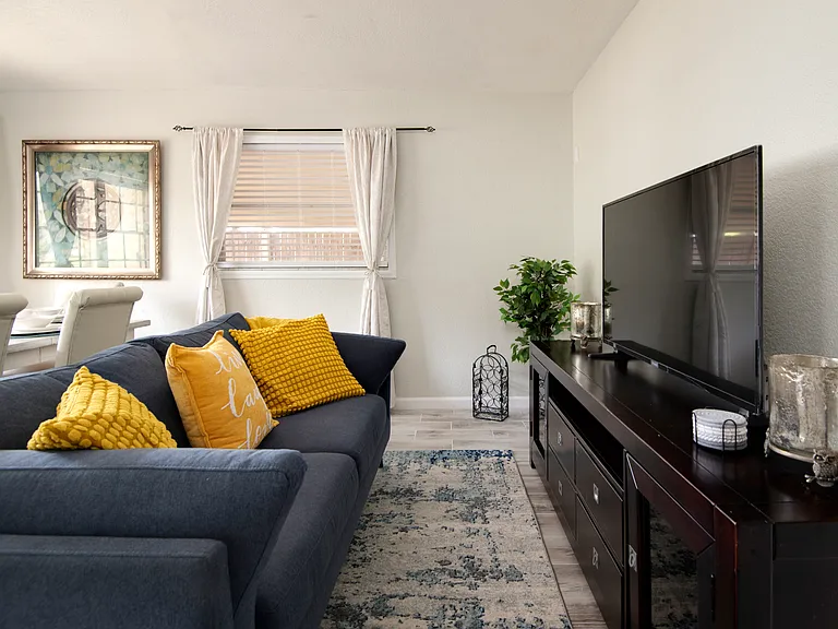 4303 Walis Pl — Photo 9