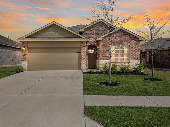 2nd image of 2072 Port Ellen Dr