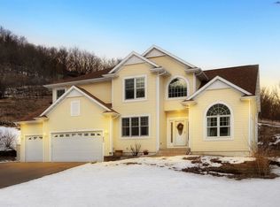 604 13th St N, La Crescent, MN 55947