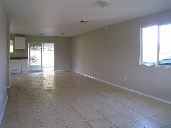 3rd image of 84510 Julia Dr