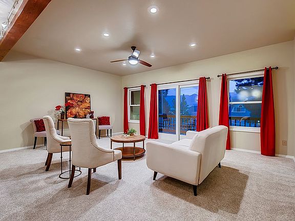 Spacious w/ tall ceilings