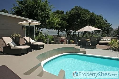 3rd image of 11 Lupine Dr