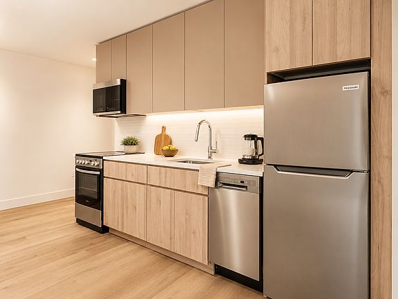 3rd image of 91 Bruckner Blvd #101