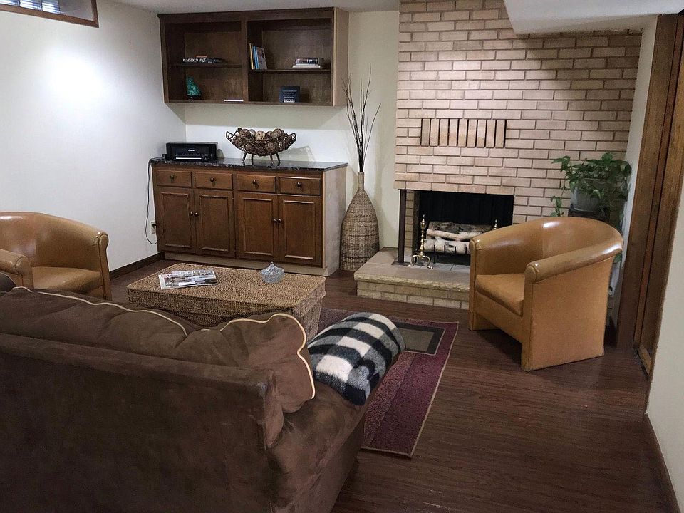 Living Room with gas fireplace.