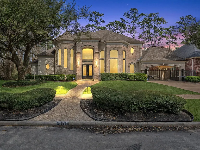 15318 Beecham Dr — Photo 2