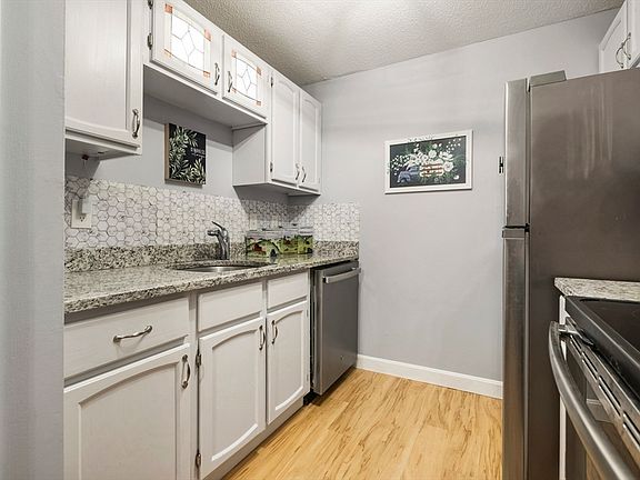 5th image of 125 Heritage Dr #125