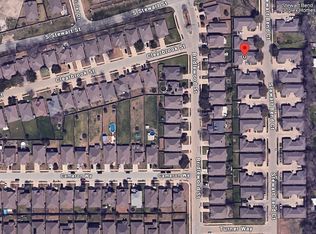 112 Stewart Bend Ct, Azle, TX 76020