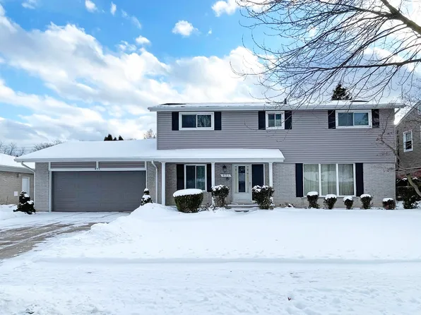 971 Canterbury Rd, Grosse Pointe Woods, MI 48236