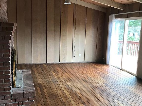 Front living area - w Fireplace (unfurnished)