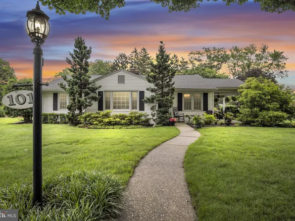 101 N Saint Johns Dr, Camp Hill, PA 17011