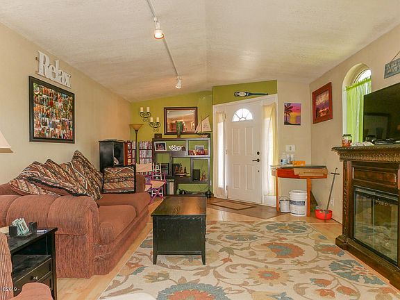 3rd image of 366 NW 60th St