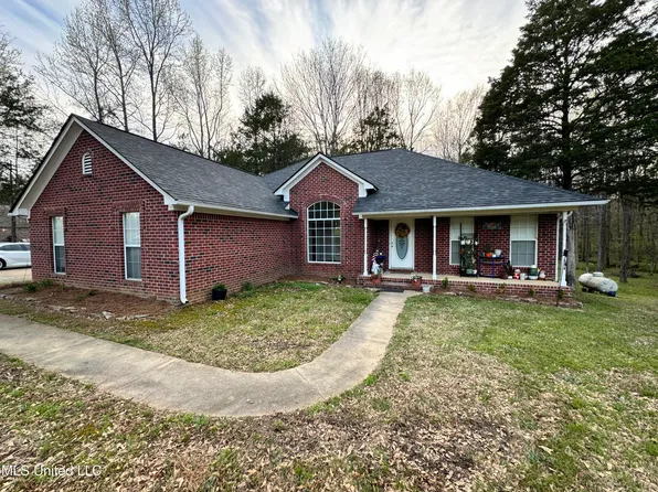 123 Laylee Dr, Byhalia, MS 38611