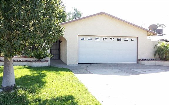 3rd image of 1130 Tourmaline Ave