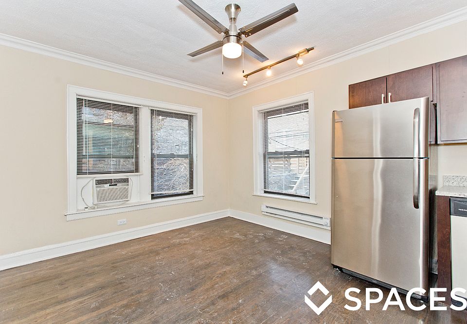 2nd image of 924 W Newport Ave APT 207