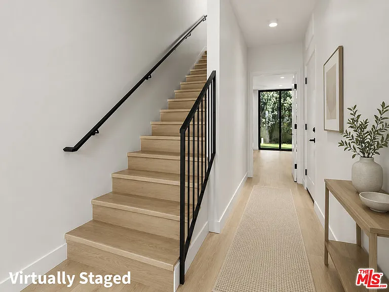 428 Arnaz Dr — Photo 8