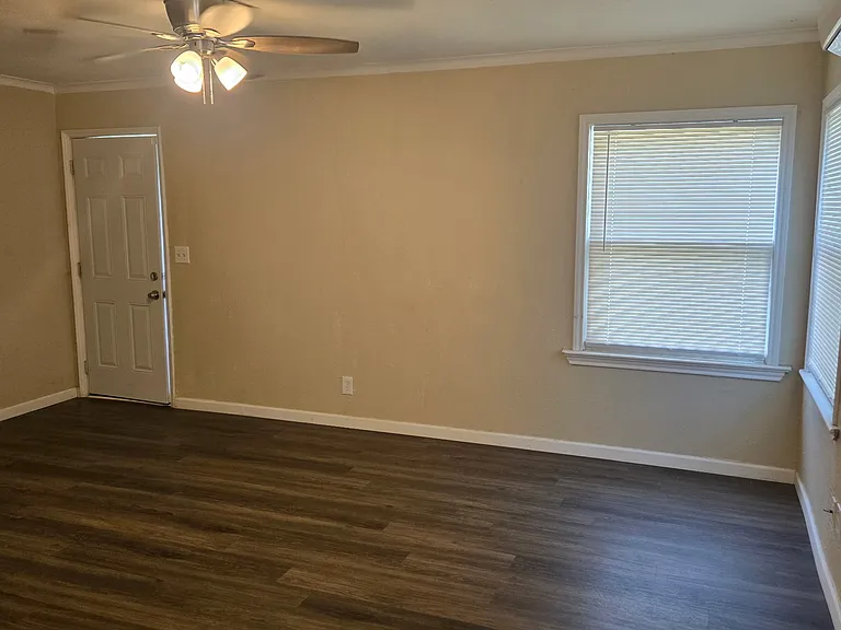 106 NE Bell Dr — Photo 5