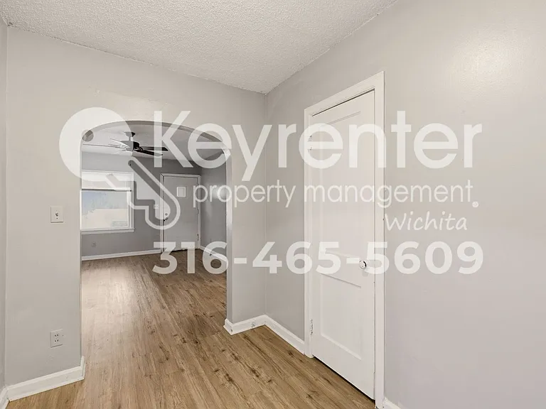 915 N Harding Ave — Photo 10