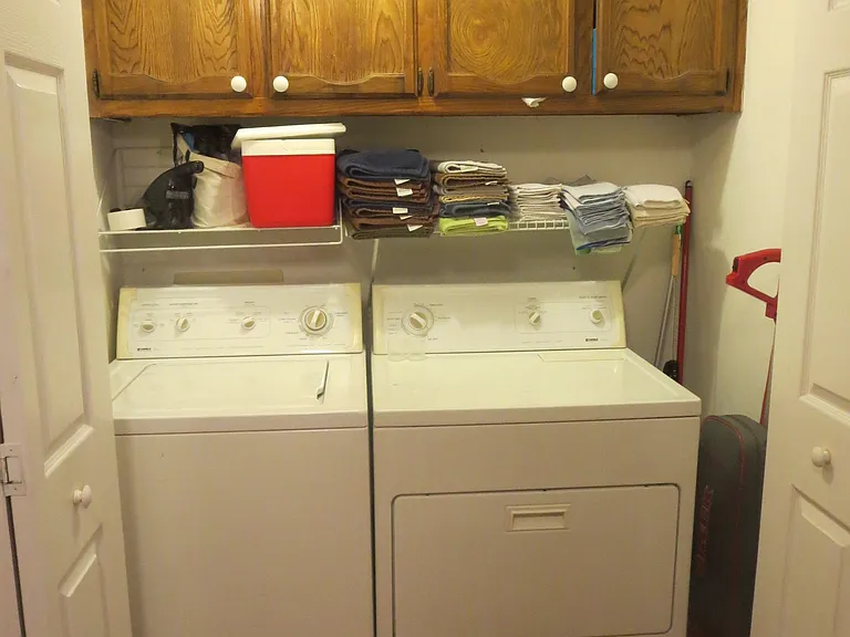 Washer Dryer on 1st floor