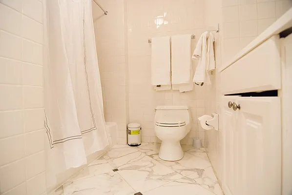 Rented by WAM Partners - William Moses Co. | media 63