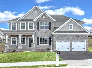 616 Hennyson Dr, York, PA 17402