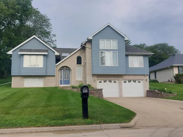 1301 Sunnyslope Dr, Red Oak, IA 51566