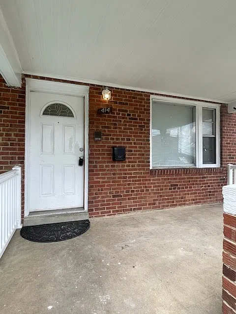 7 bed, 2000 sqft, $8,300 — Photo 3