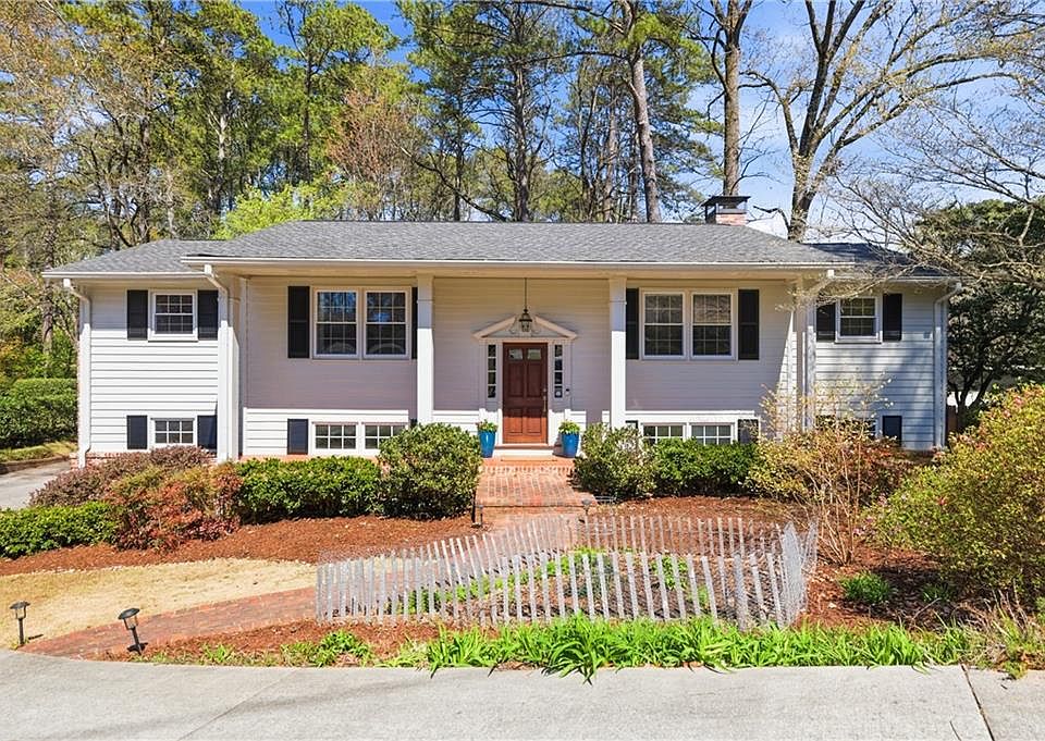 1st image of 2864 Briarlake Rd NE