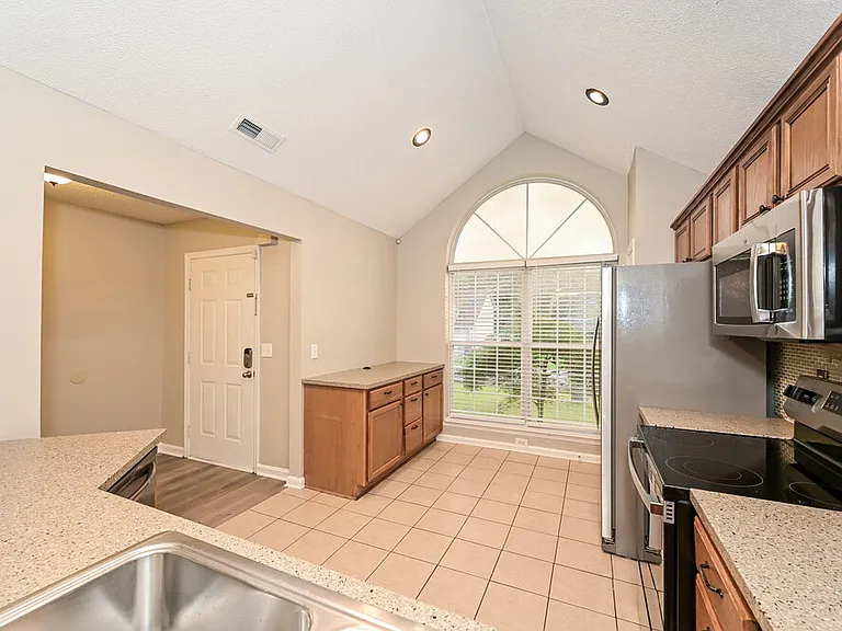 2204 Joann Dr — Photo 8