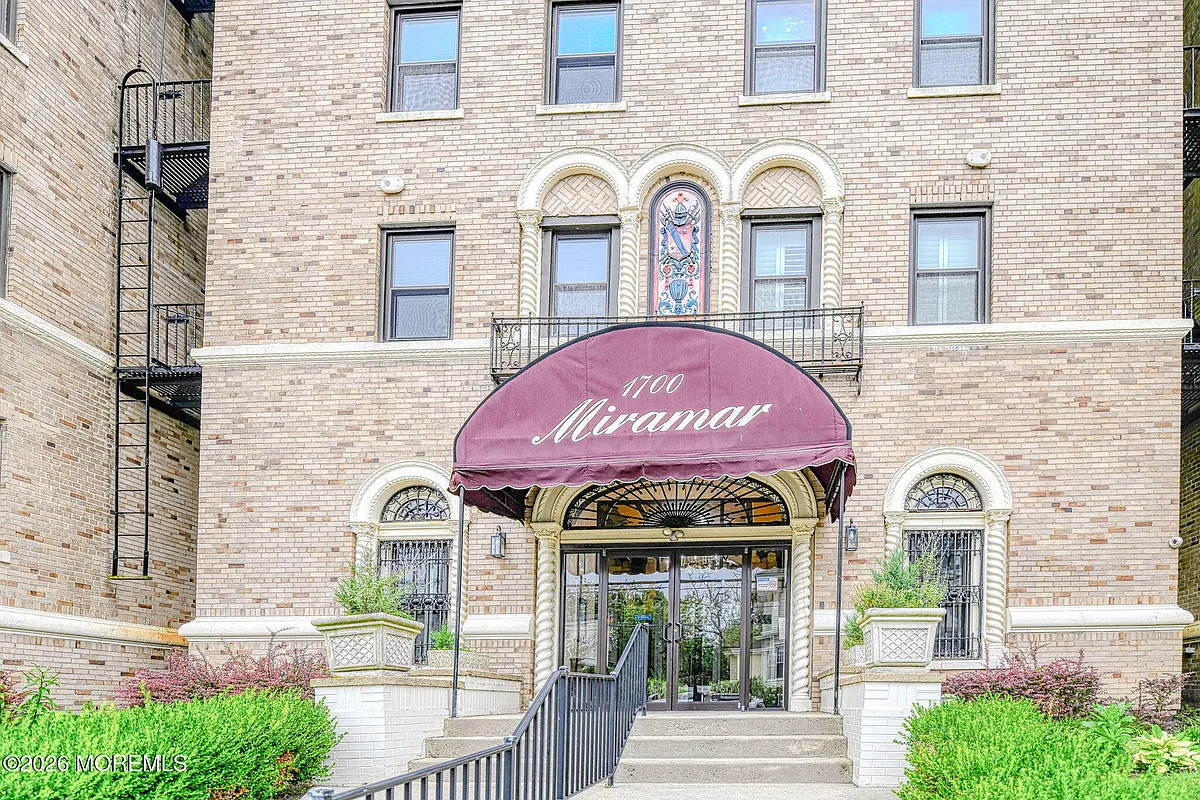 Building Photo - 1700 Webb St #5F