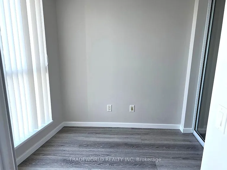 8 York St #1009 — Photo 14