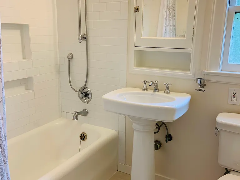 1432 Benito Ave — Photo 18