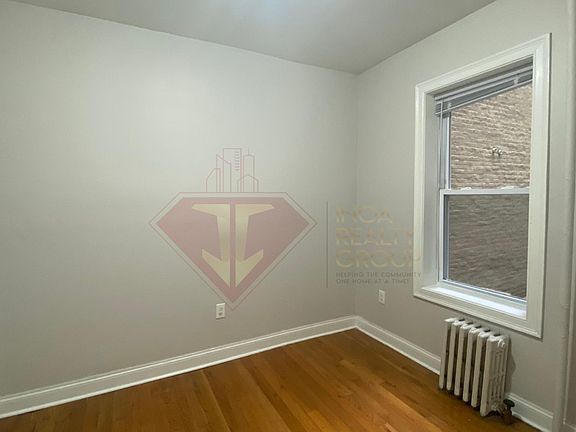 4th image of 384 Baldwin Ave #2A