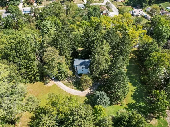 804 W Sutter Rd, Glenshaw, PA 15116