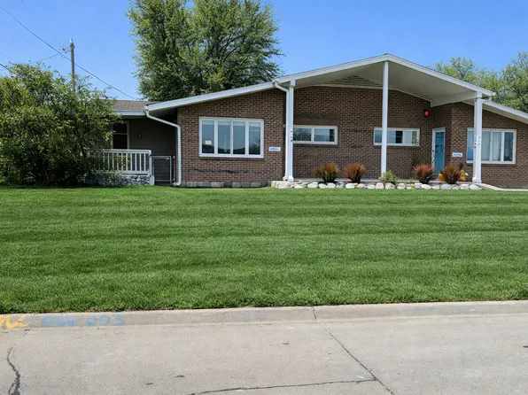 12302 Gold St, Omaha, NE 68144