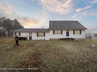 8562 W Howe Rd, Eagle, MI 48822