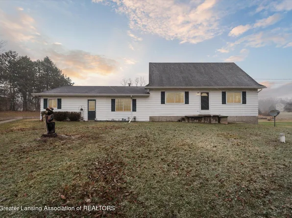 8562 W Howe Rd, Eagle, MI 48822