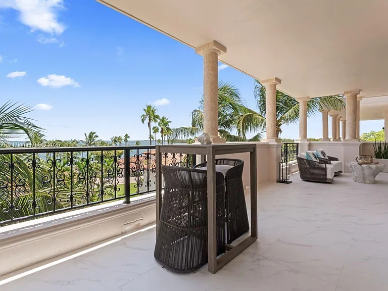 19143 Fisher Island Dr #19143 — Photo 60