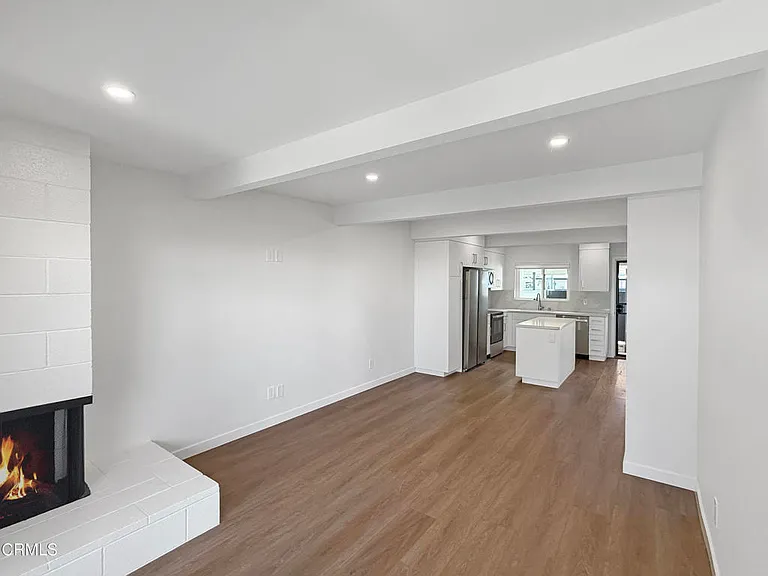 61 Redwood Ave — Photo 9
