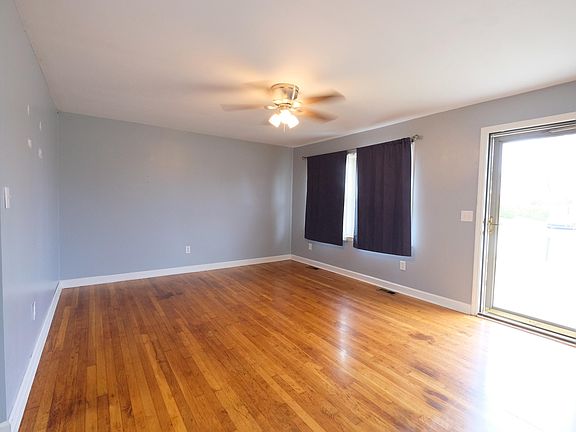 2nd image of 2433 Mirahill Dr