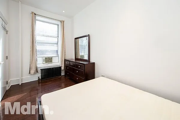 Rented by Mdrn Residential | media 10