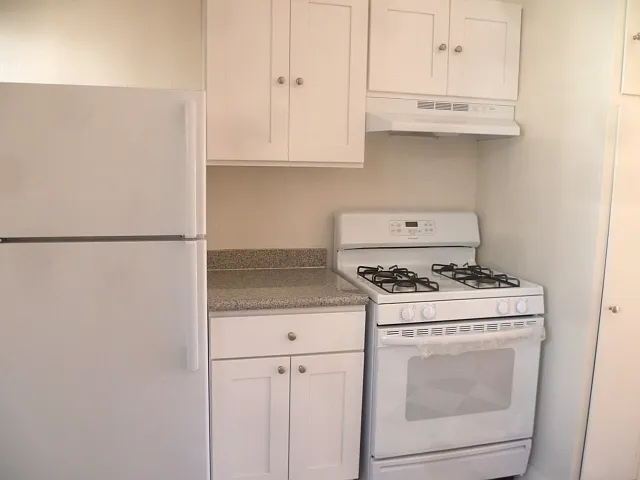 1410 Broadway — Photo 10