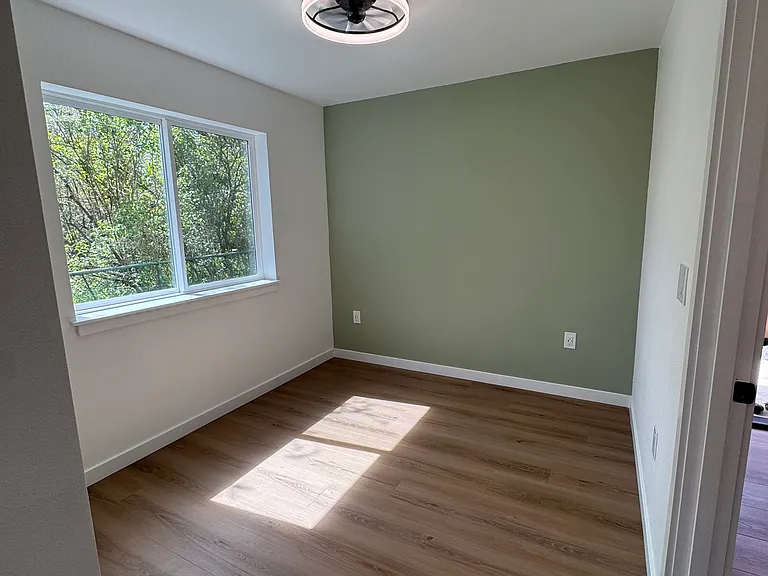 524 Frederick St SE — Photo 9