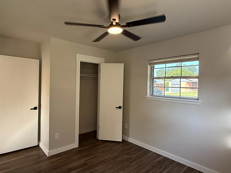 2209 Marshall Dr — Photo 13