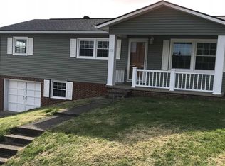 1552 Greenbrier Dr, Huntington, WV 25704