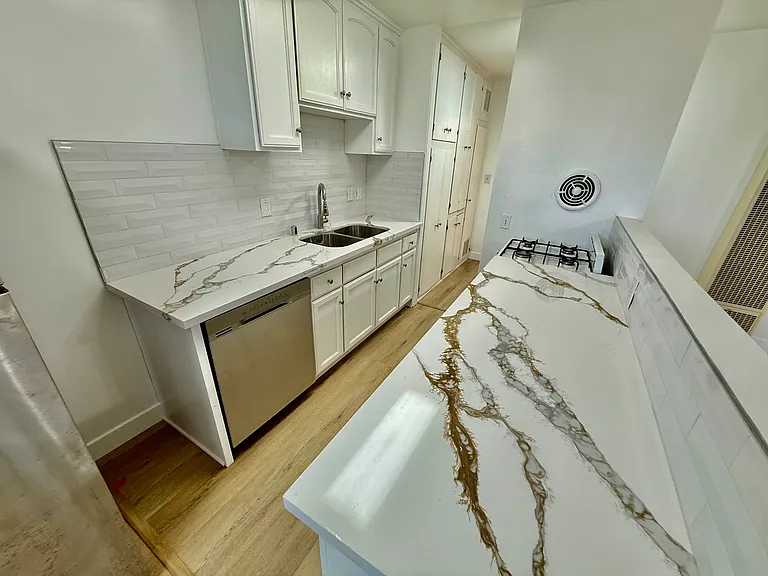 3374 Overland Ave #1 — Photo 10