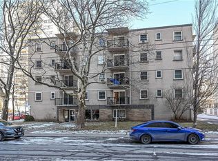 40 Robinson St #209, Hamilton, ON L8P1Y9